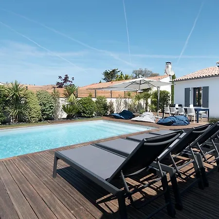 12 Personnes Avec Piscine Confort La Flotte