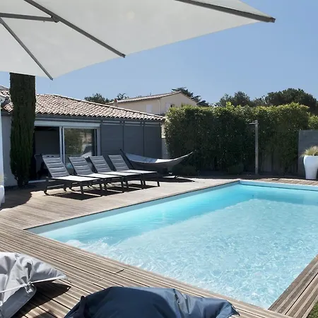 12 Personnes Avec Piscine Confort La Flotte