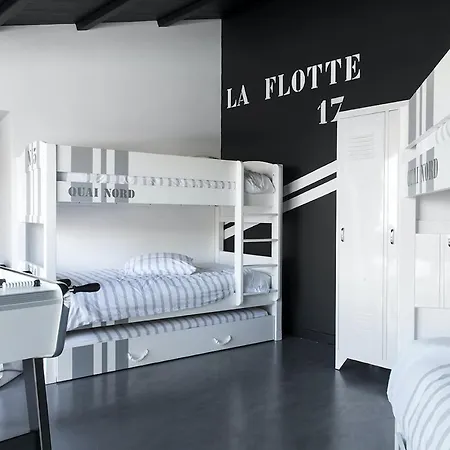 12 Personnes Avec Piscine Confort La Flotte