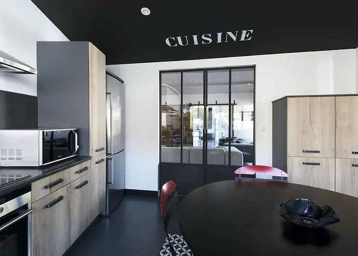 Hébergement de vacances 12 Personnes Avec Piscine Confort La Flotte