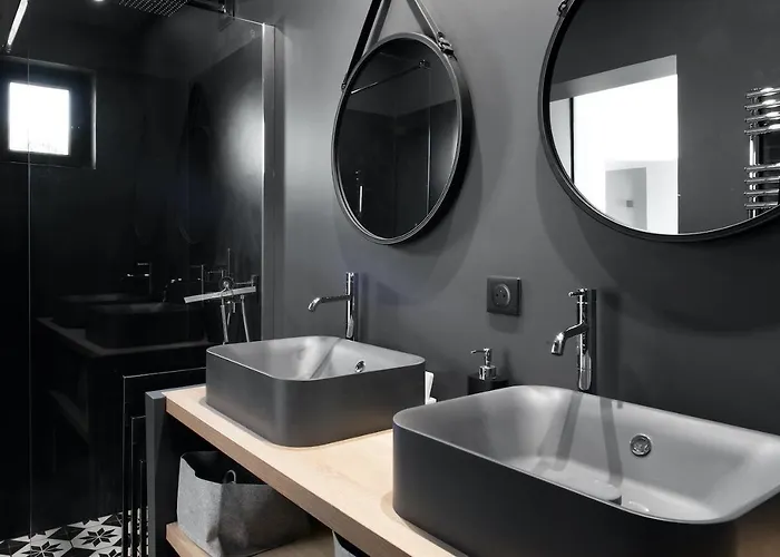 12 Personnes Avec Piscine Confort Hébergement de vacances