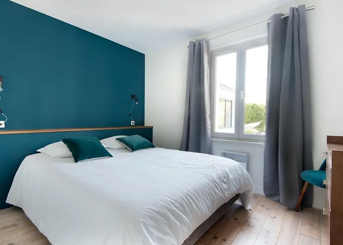 Hébergement de vacances 12 Personnes Avec Piscine Confort La Flotte