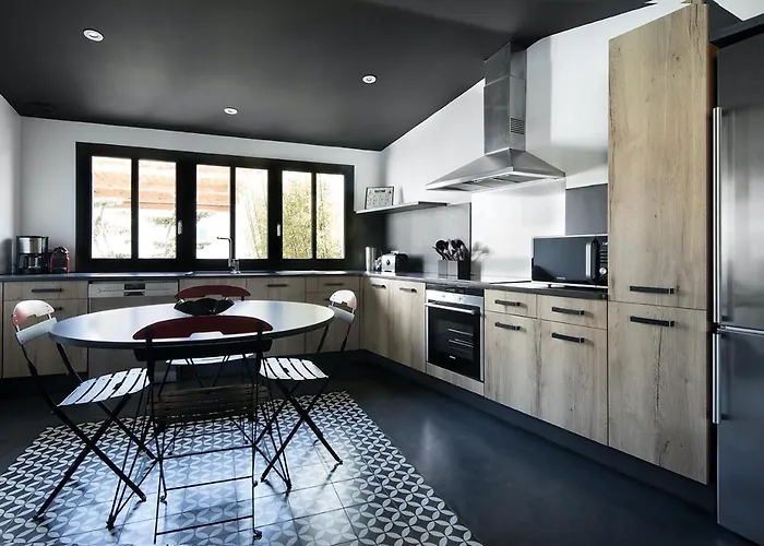 12 Personnes Avec Piscine Confort La Flotte