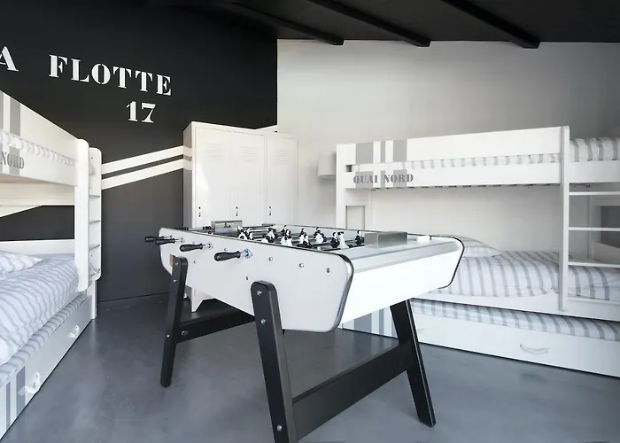 Hébergement de vacances 12 Personnes Avec Piscine Confort La Flotte