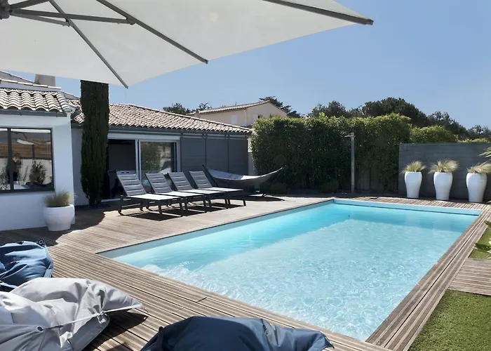 12 Personnes Avec Piscine Confort La Flotte