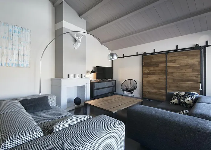 Hébergement de vacances 12 Personnes Avec Piscine Confort La Flotte