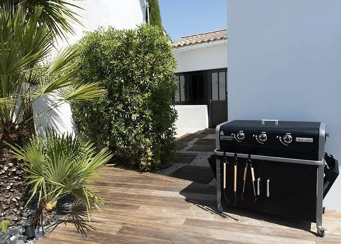 12 Personnes Avec Piscine Confort La Flotte