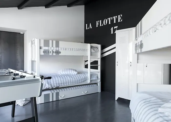 12 Personnes Avec Piscine Confort La Flotte