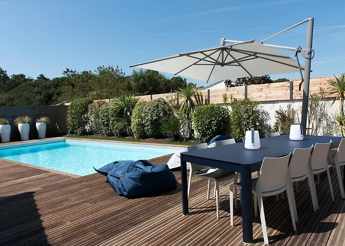 12 Personnes Avec Piscine Confort Hébergement de vacances